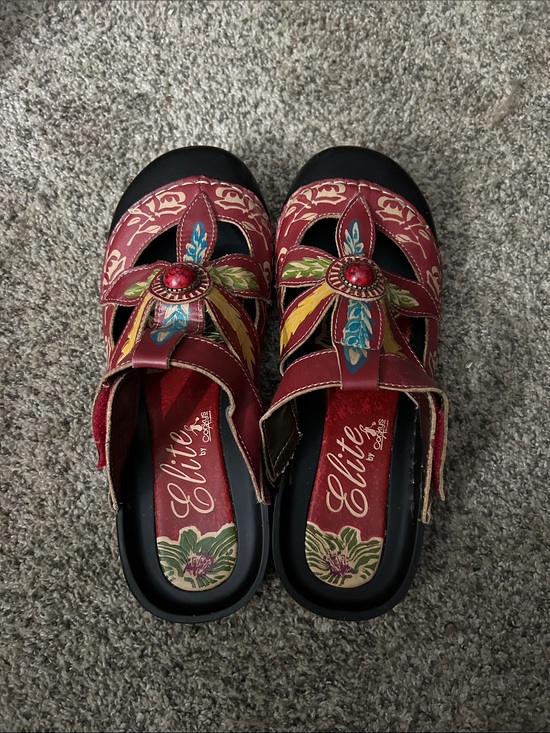 Corkys Shoes - Elite by Corkys Red Floral Cutout Clogs, Size 41.